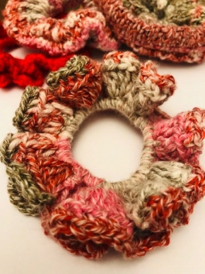 hair tie / scrunchie that will liven up any bun or ponytail